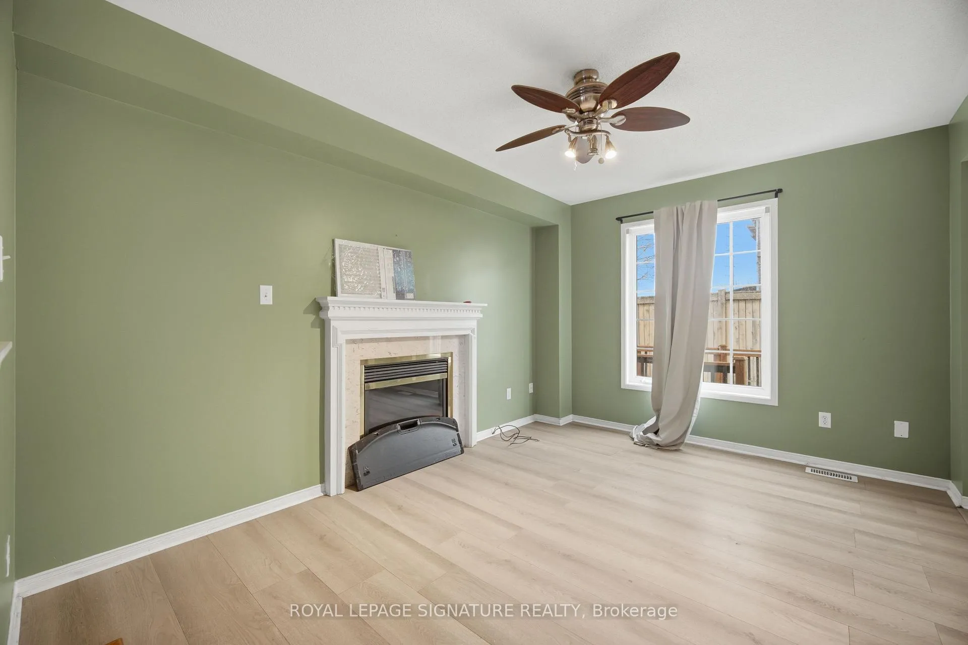 Photo 22 of 19 Silverbell Court, Brampton, Fletcher's Meadow — HOMEH