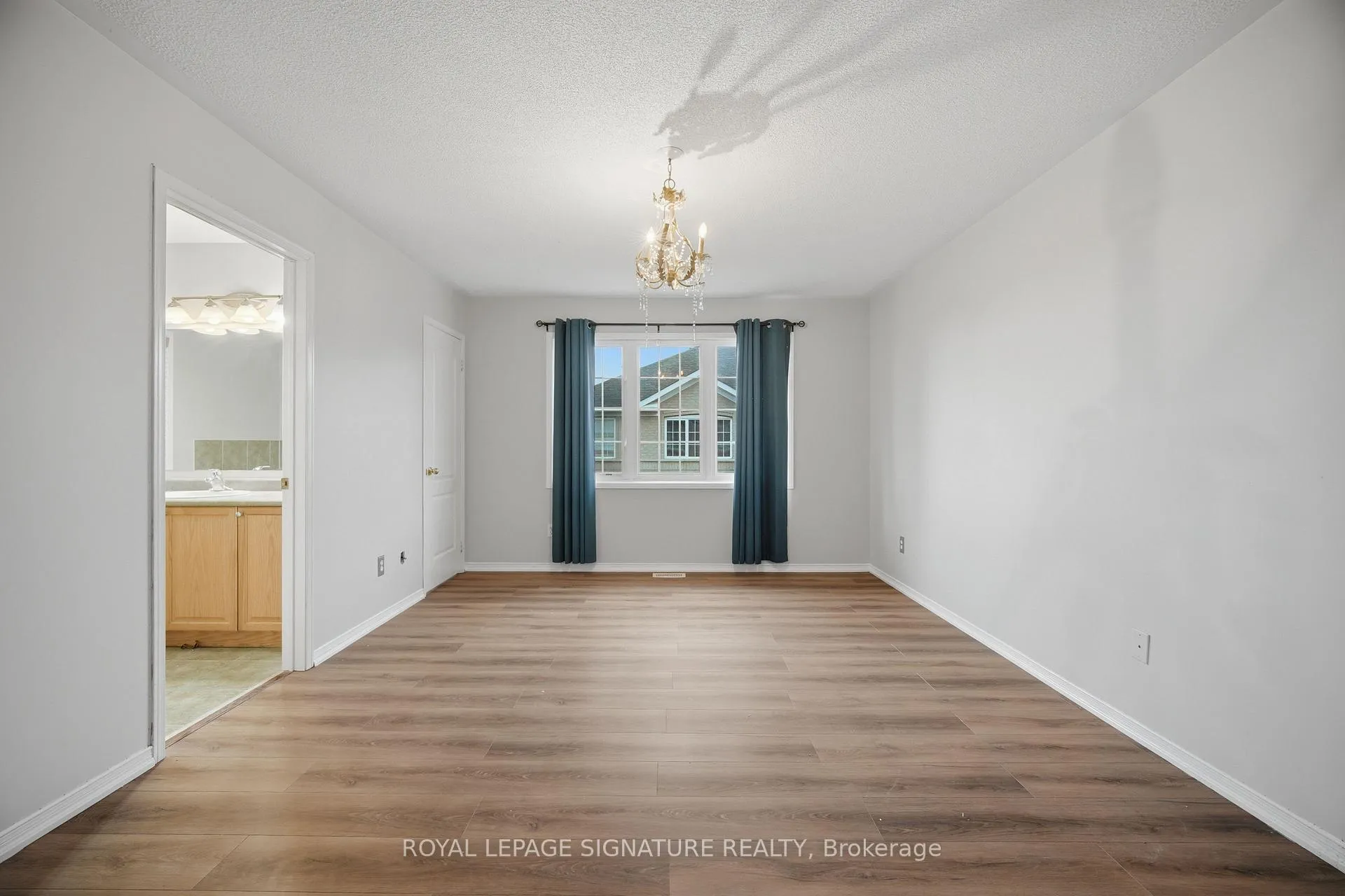 Photo 28 of 19 Silverbell Court, Brampton, Fletcher's Meadow — HOMEH