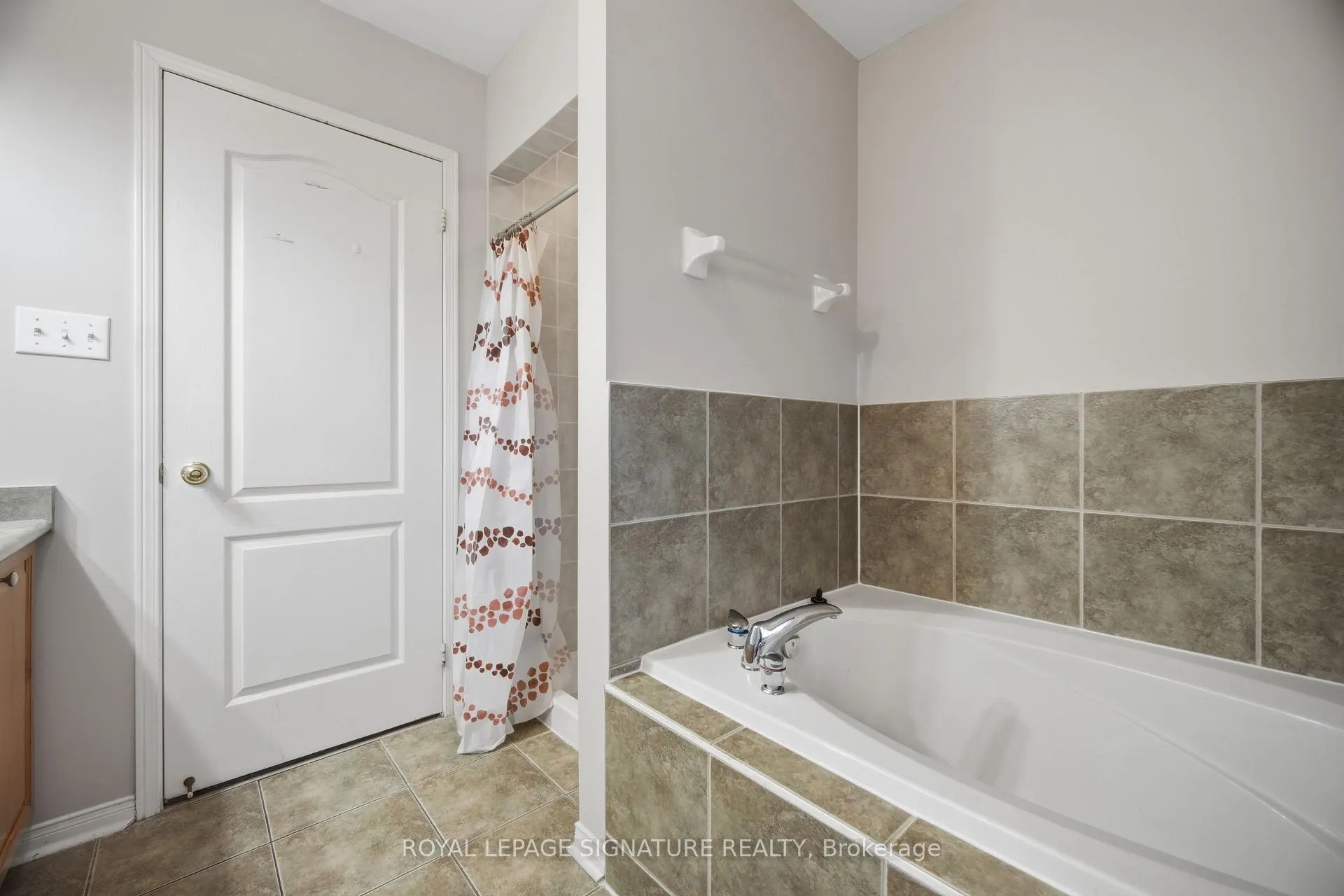 Photo 32 of 19 Silverbell Court, Brampton, Fletcher's Meadow — HOMEH
