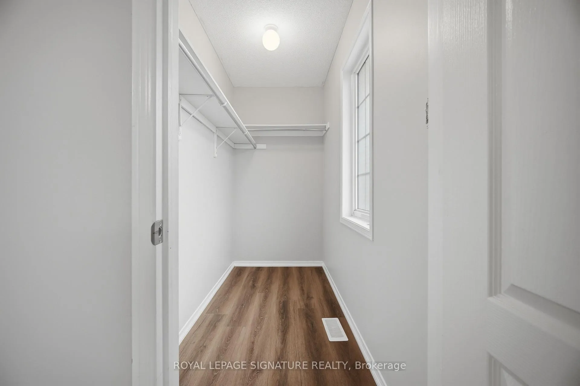 Photo 33 of 19 Silverbell Court, Brampton, Fletcher's Meadow — HOMEH