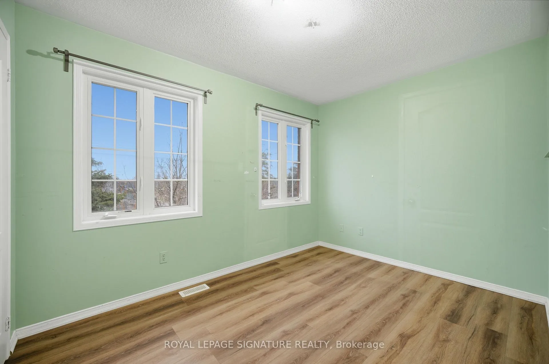 Photo 38 of 19 Silverbell Court, Brampton, Fletcher's Meadow — HOMEH