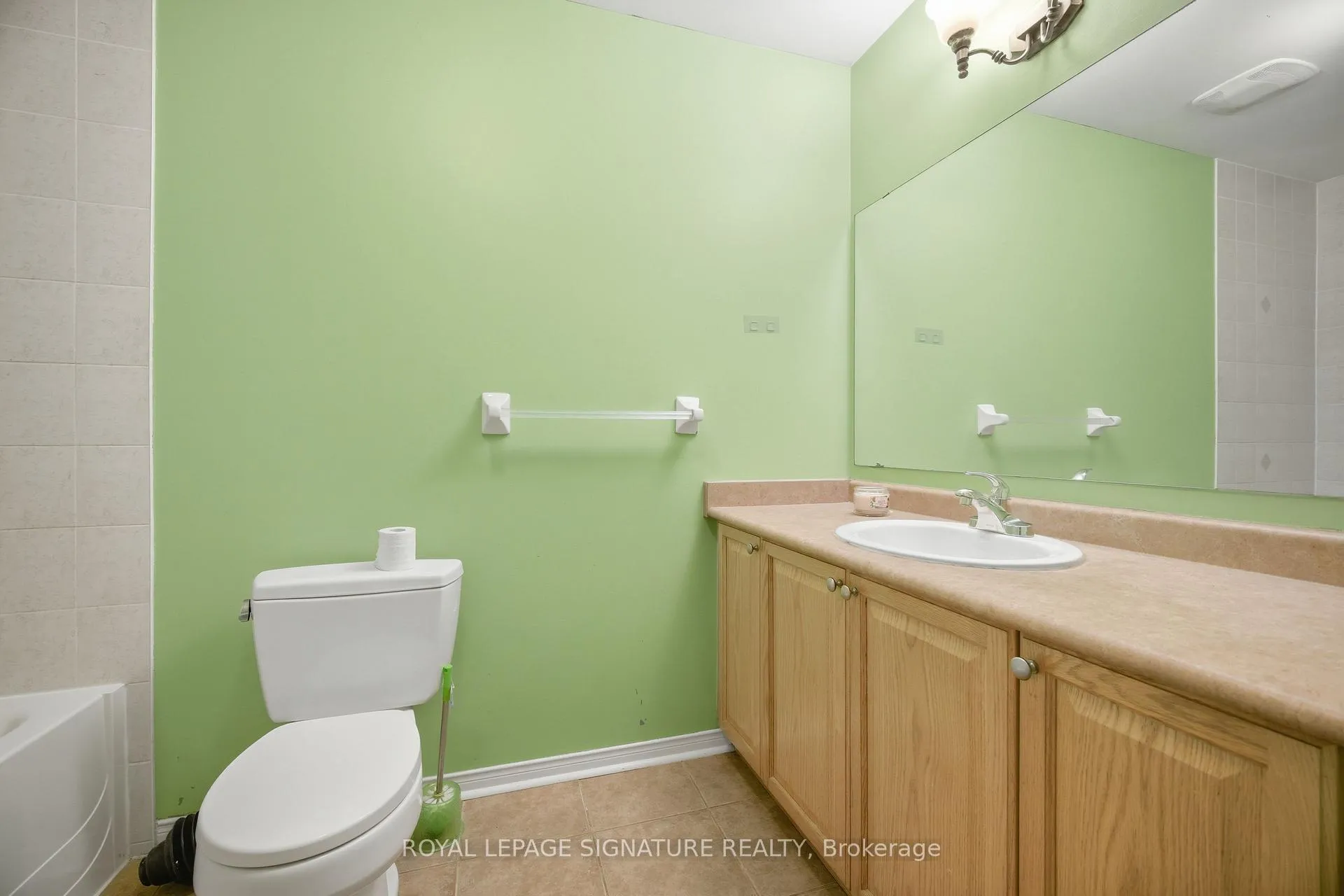 Photo 40 of 19 Silverbell Court, Brampton, Fletcher's Meadow — HOMEH