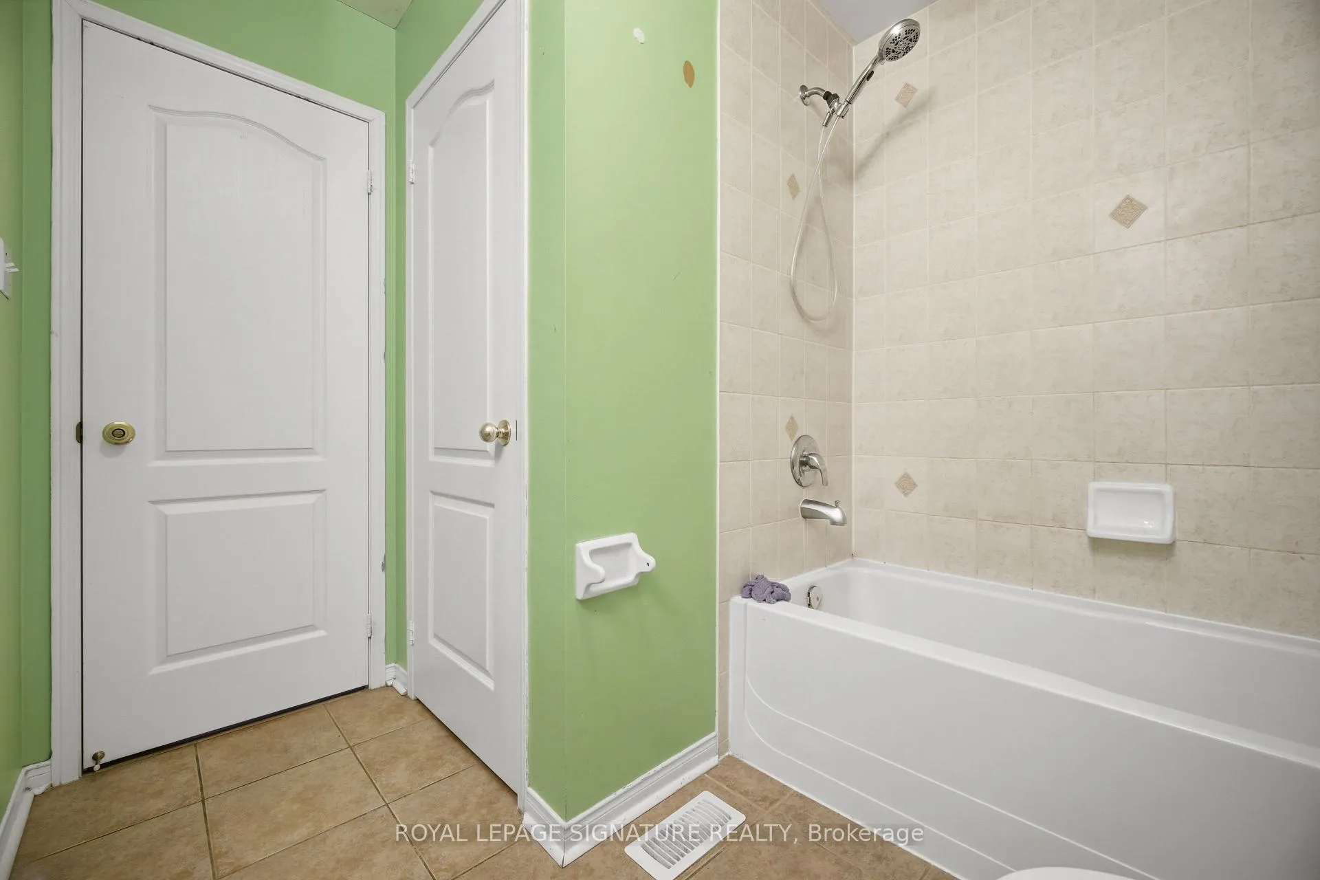 Photo 41 of 19 Silverbell Court, Brampton, Fletcher's Meadow — HOMEH