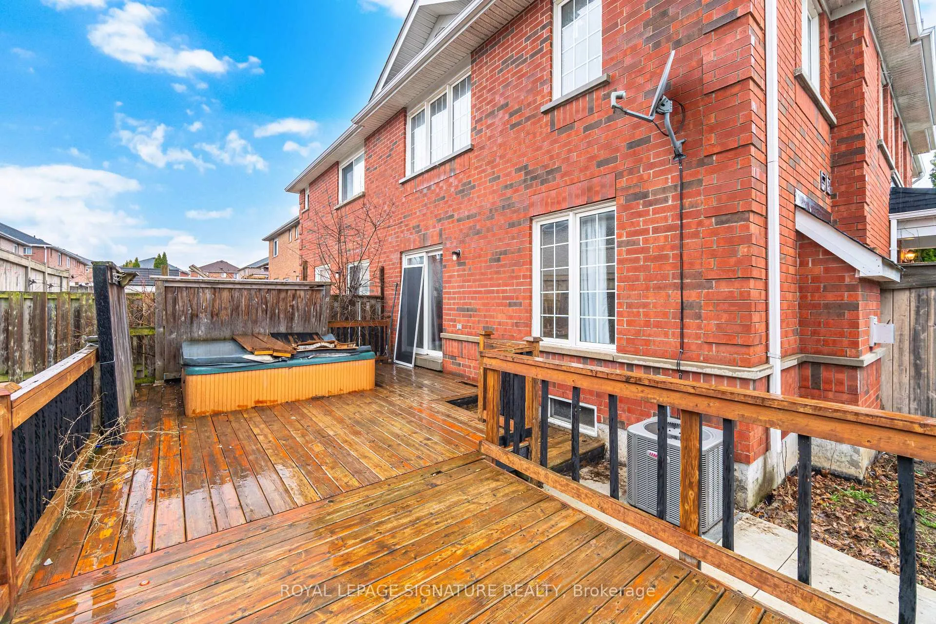 Photo 46 of 19 Silverbell Court, Brampton, Fletcher's Meadow — HOMEH