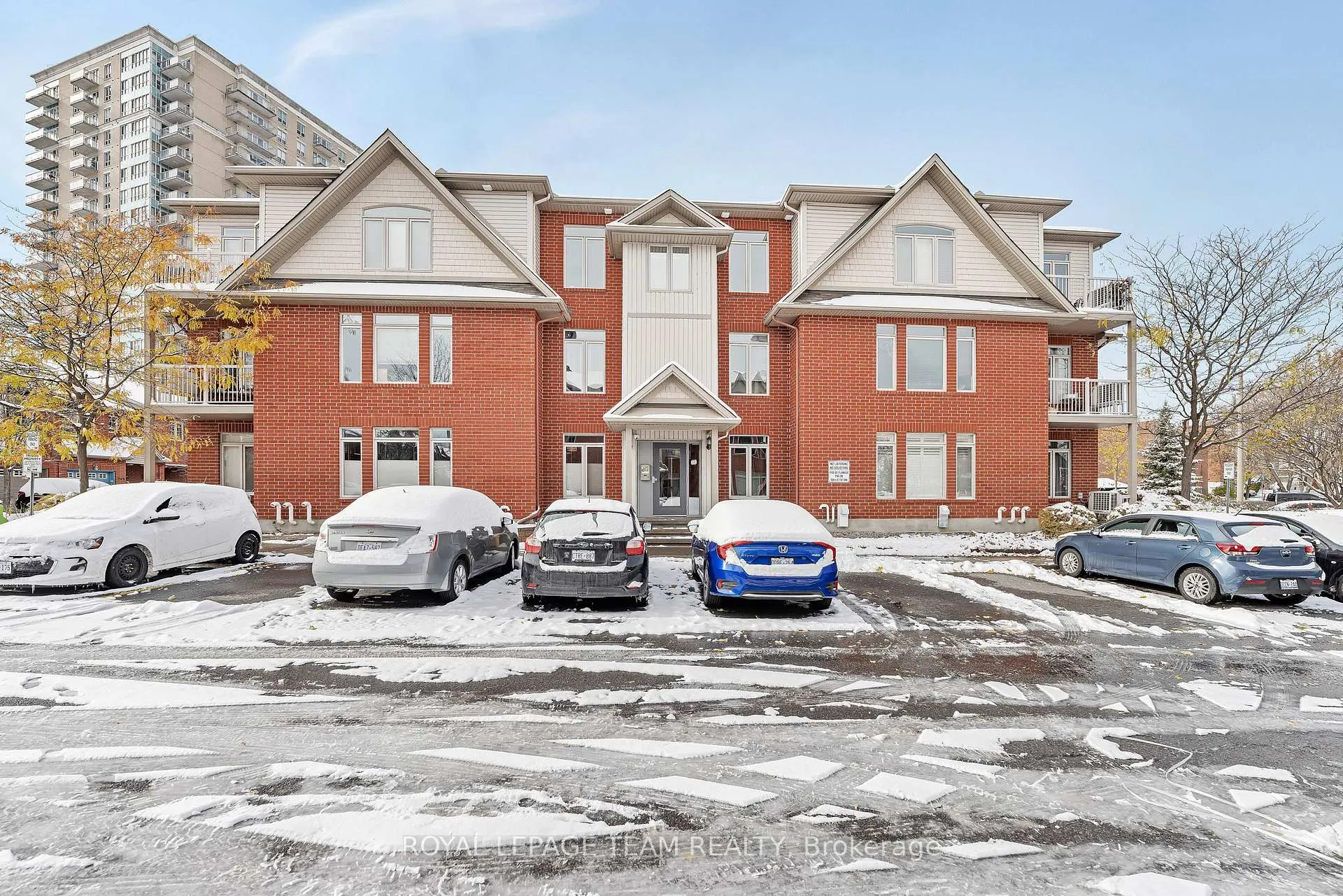 Photo 1 of Unit B, 250 Meilleur Private, Ottawa, Vanier — HOMEH