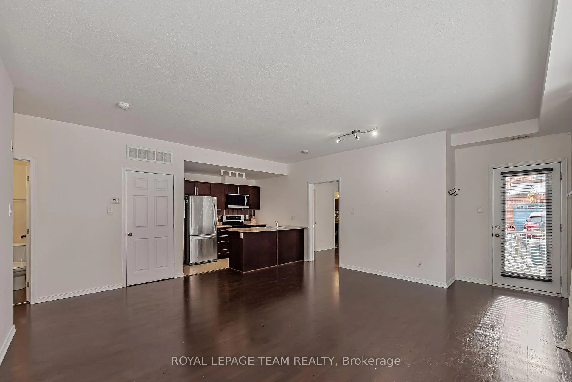 Photo 7 of Unit B, 250 Meilleur Private, Ottawa, Vanier — HOMEH