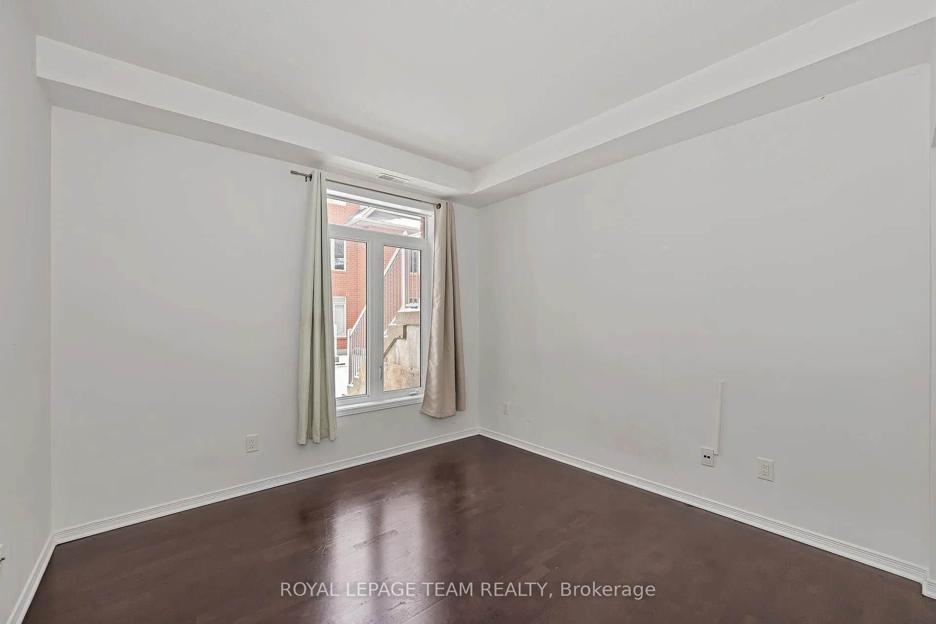 Photo 10 of Unit B, 250 Meilleur Private, Ottawa, Vanier — HOMEH