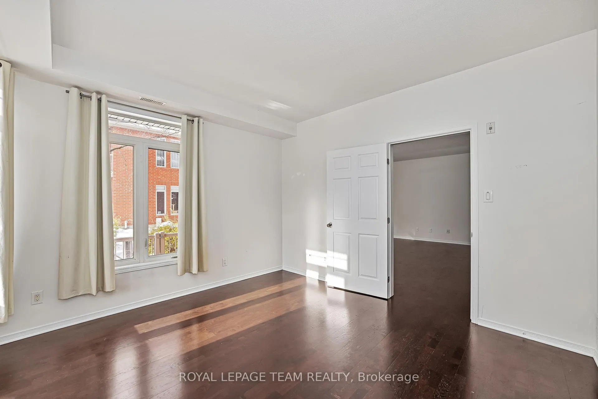 Photo 16 of Unit B, 250 Meilleur Private, Ottawa, Vanier — HOMEH