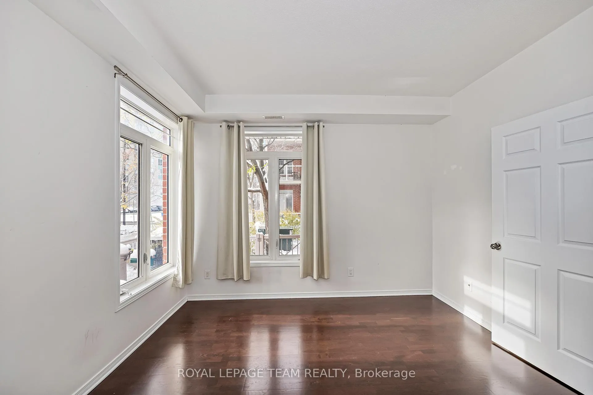 Photo 17 of Unit B, 250 Meilleur Private, Ottawa, Vanier — HOMEH