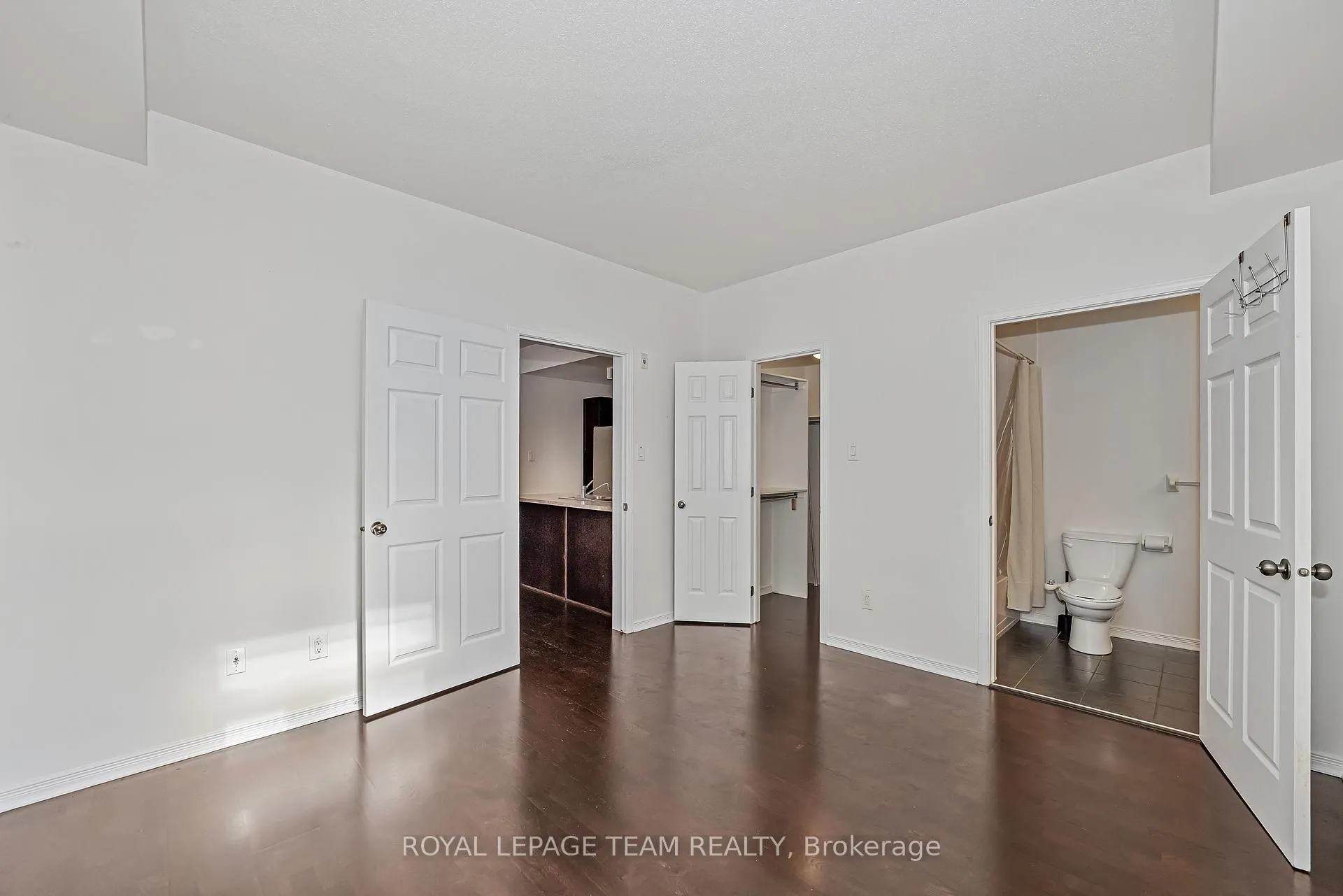 Photo 18 of Unit B, 250 Meilleur Private, Ottawa, Vanier — HOMEH
