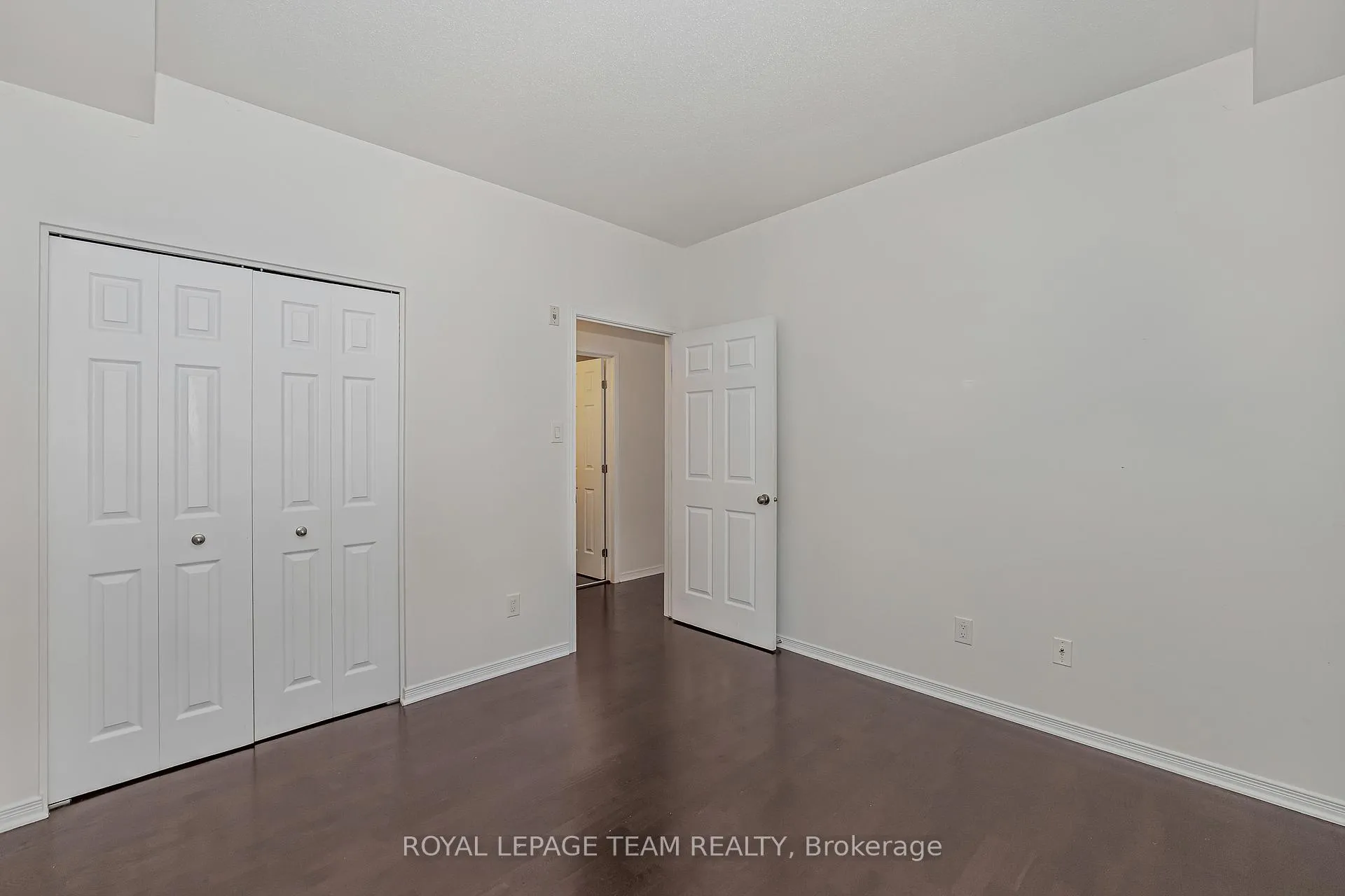 Photo 21 of Unit B, 250 Meilleur Private, Ottawa, Vanier — HOMEH