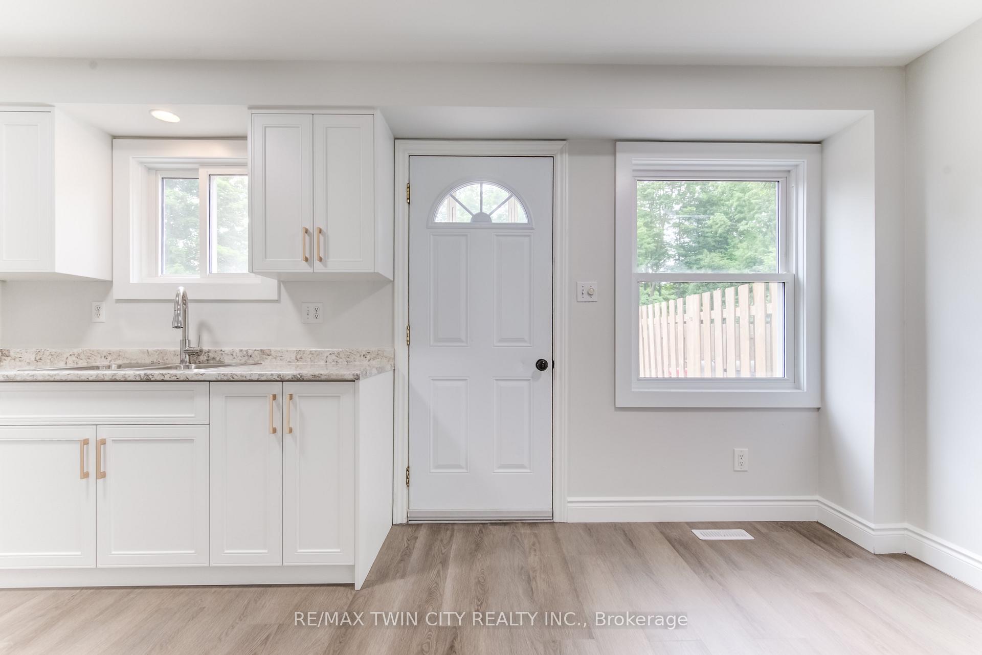 Photo 4 of Unit 89, 165 Green Valley Drive, Kitchener — HOMEH