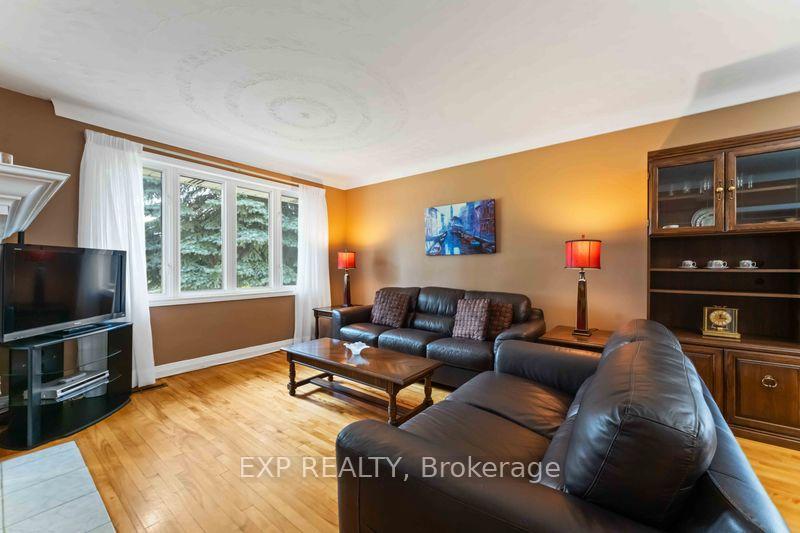 Photo 2 of 6 Lyall Street, Ottawa, City View/Skyline/Fisher Heights/Parkwood Hills — HOMEH