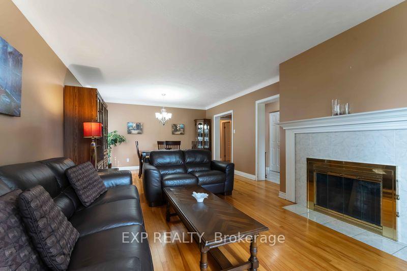 Photo 5 of 6 Lyall Street, Ottawa, City View/Skyline/Fisher Heights/Parkwood Hills — HOMEH