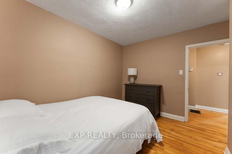 Photo 14 of 6 Lyall Street, Ottawa, City View/Skyline/Fisher Heights/Parkwood Hills — HOMEH