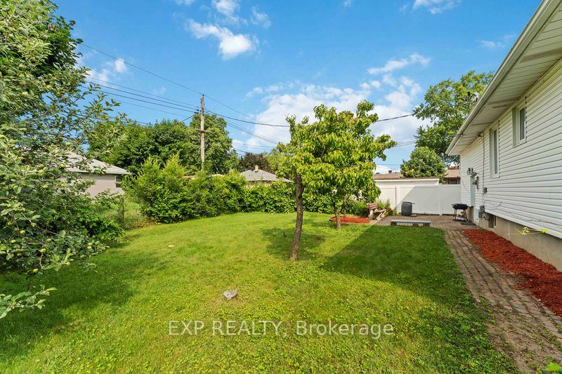 Photo 29 of 6 Lyall Street, Ottawa, City View/Skyline/Fisher Heights/Parkwood Hills — HOMEH