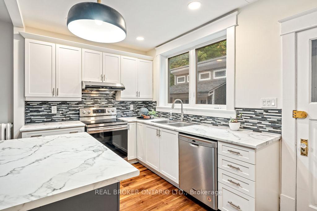 Photo 12 of 23 Lakeview Terrace, Ottawa, Dows Lake — HOMEH