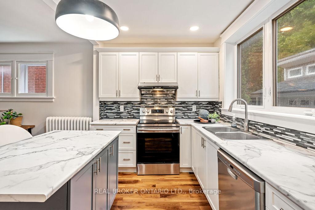 Photo 13 of 23 Lakeview Terrace, Ottawa, Dows Lake — HOMEH