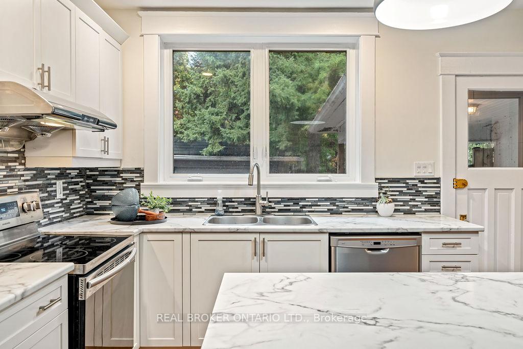 Photo 9 of 23 Lakeview Terrace, Ottawa, Dows Lake — HOMEH