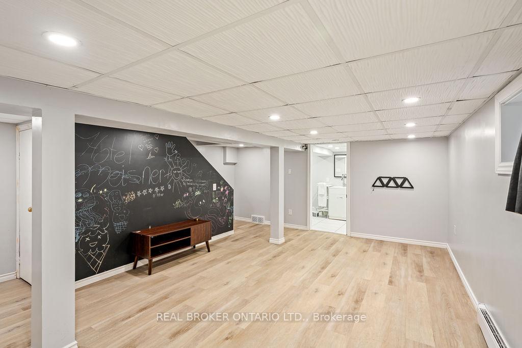 Photo 29 of 23 Lakeview Terrace, Ottawa, Dows Lake — HOMEH