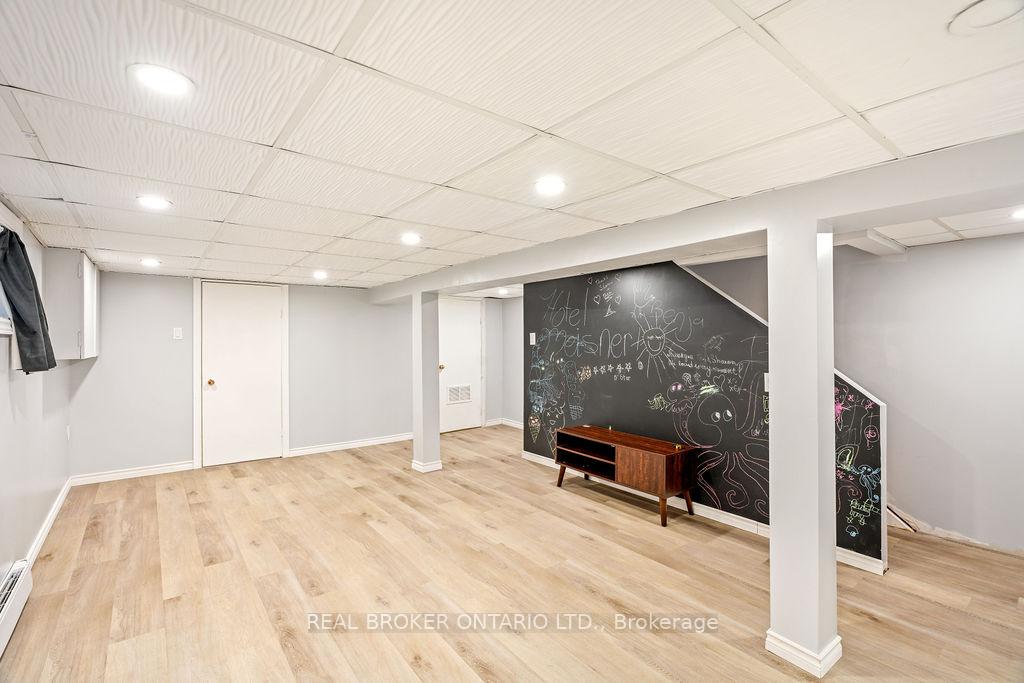 Photo 30 of 23 Lakeview Terrace, Ottawa, Dows Lake — HOMEH