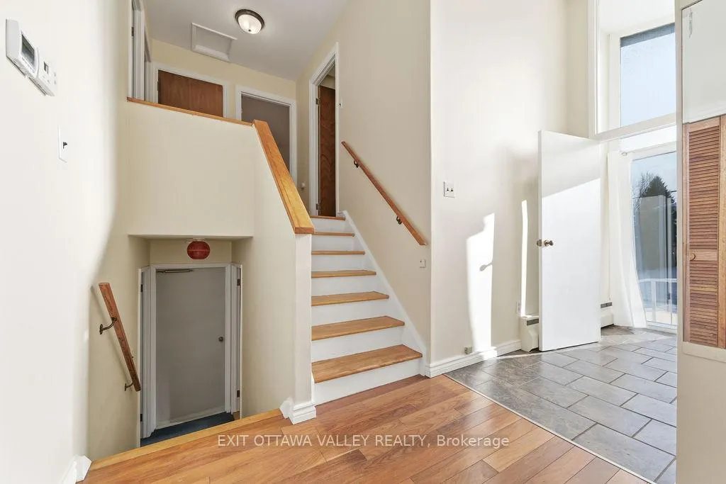 Photo 2 of 3 Newton Crescent, Deep River — HOMEH