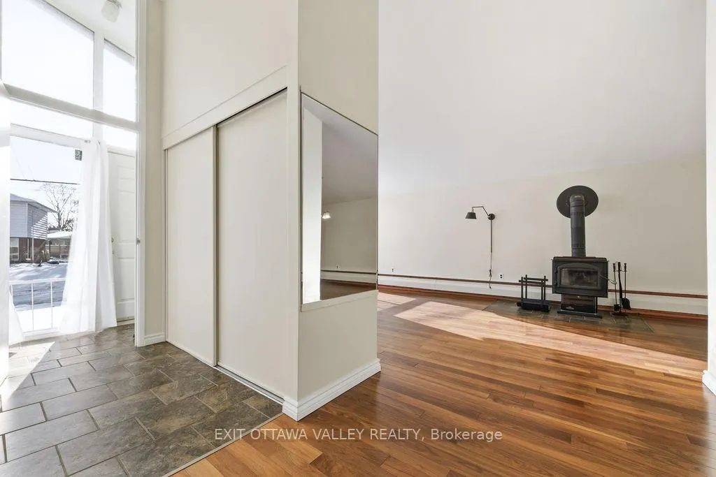 Photo 3 of 3 Newton Crescent, Deep River — HOMEH