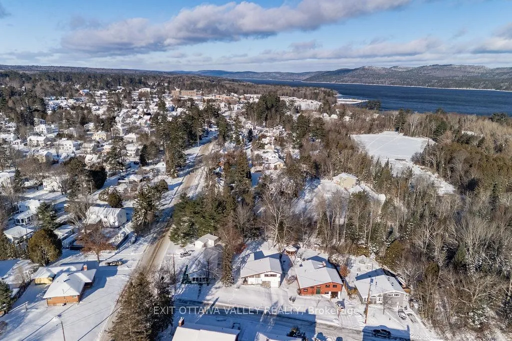 Photo 37 of 3 Newton Crescent, Deep River — HOMEH