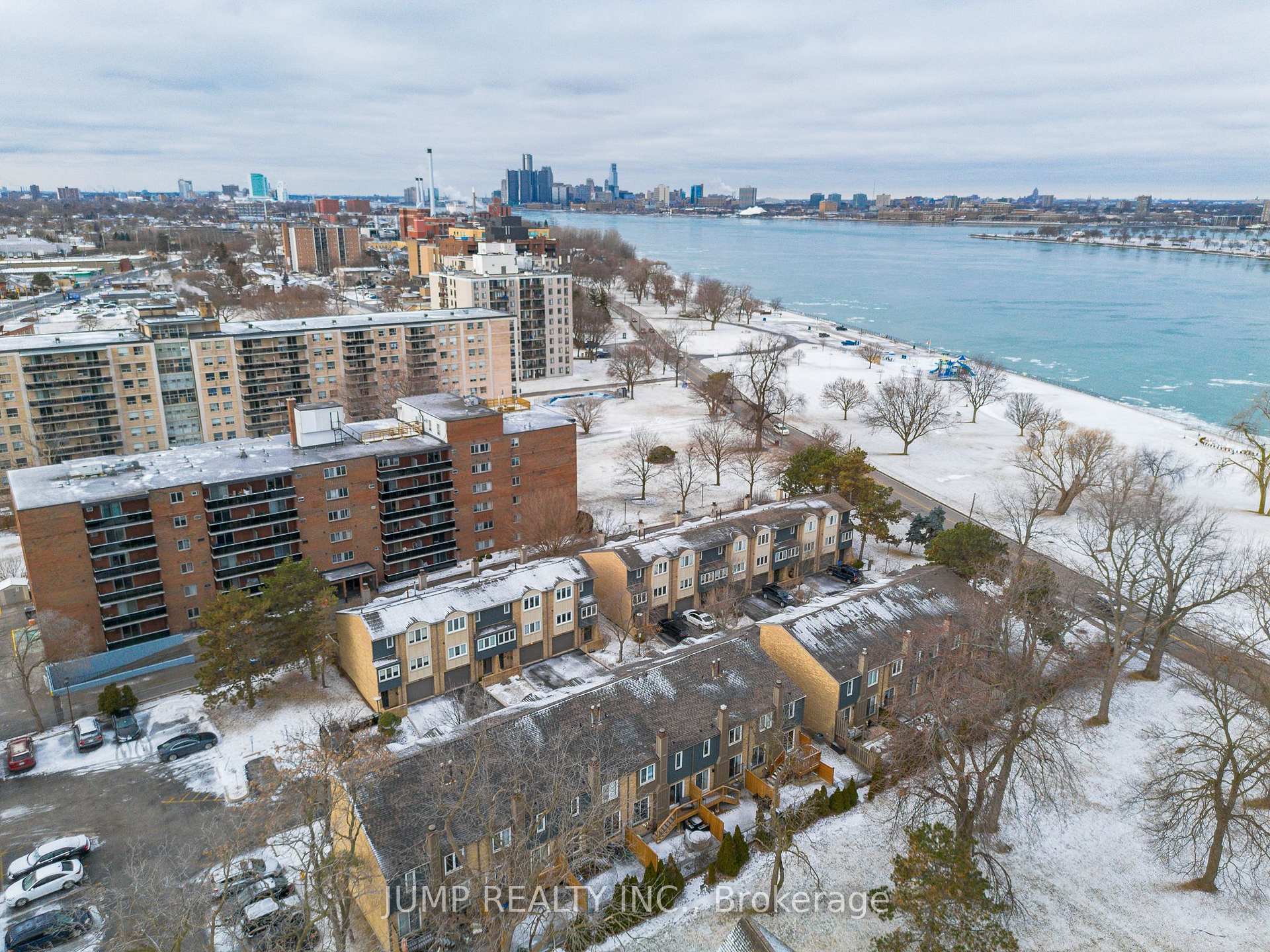Photo 4 of Unit 3, 3929 Riverside Drive, Windsor — HOMEH