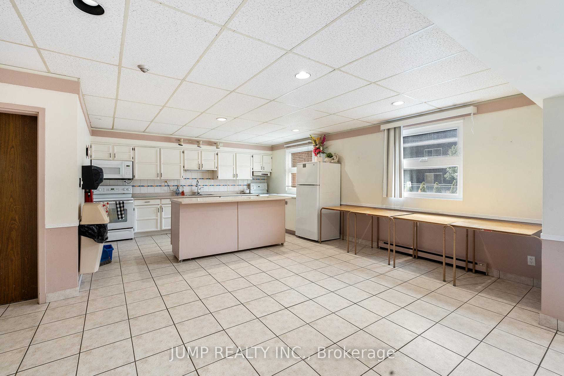 Photo 40 of Unit 3, 3929 Riverside Drive, Windsor — HOMEH