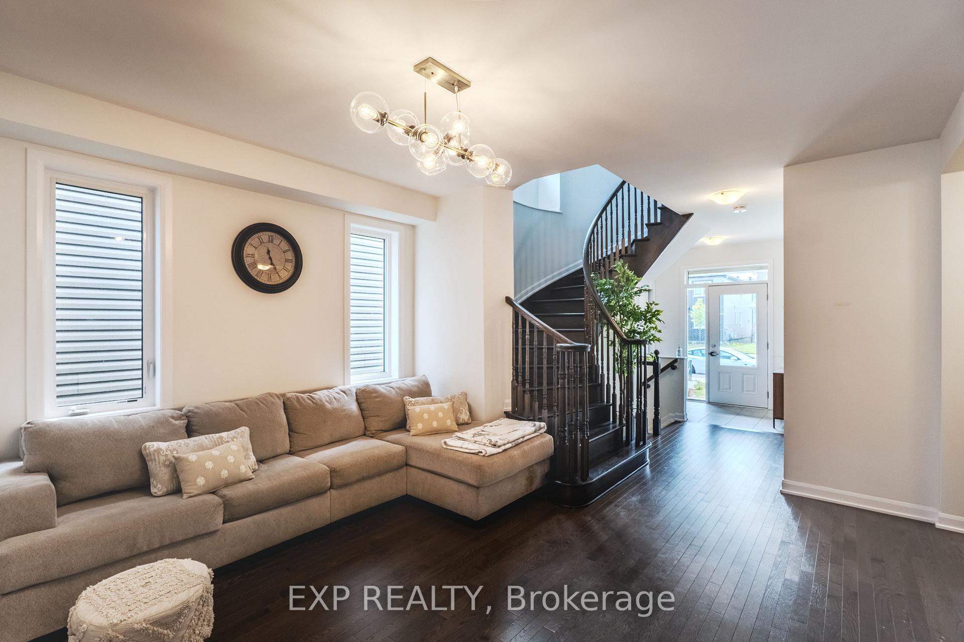 Photo 5 of 818 Cappamore Drive, Ottawa, Barrhaven - Half Moon Bay — HOMEH