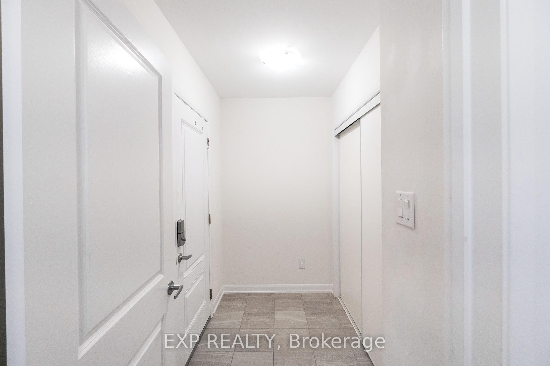 Photo 6 of 818 Cappamore Drive, Ottawa, Barrhaven - Half Moon Bay — HOMEH