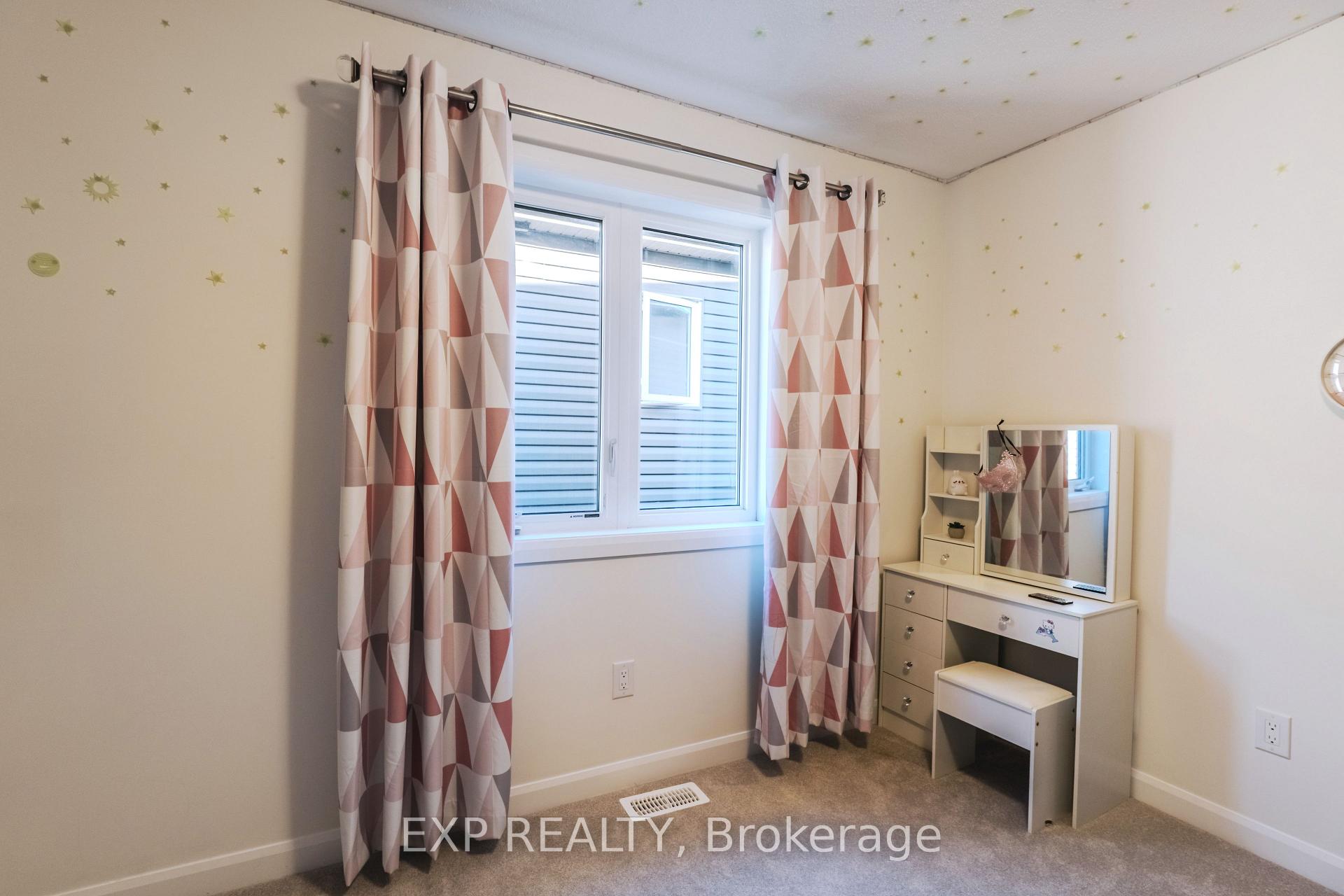 Photo 31 of 818 Cappamore Drive, Ottawa, Barrhaven - Half Moon Bay — HOMEH
