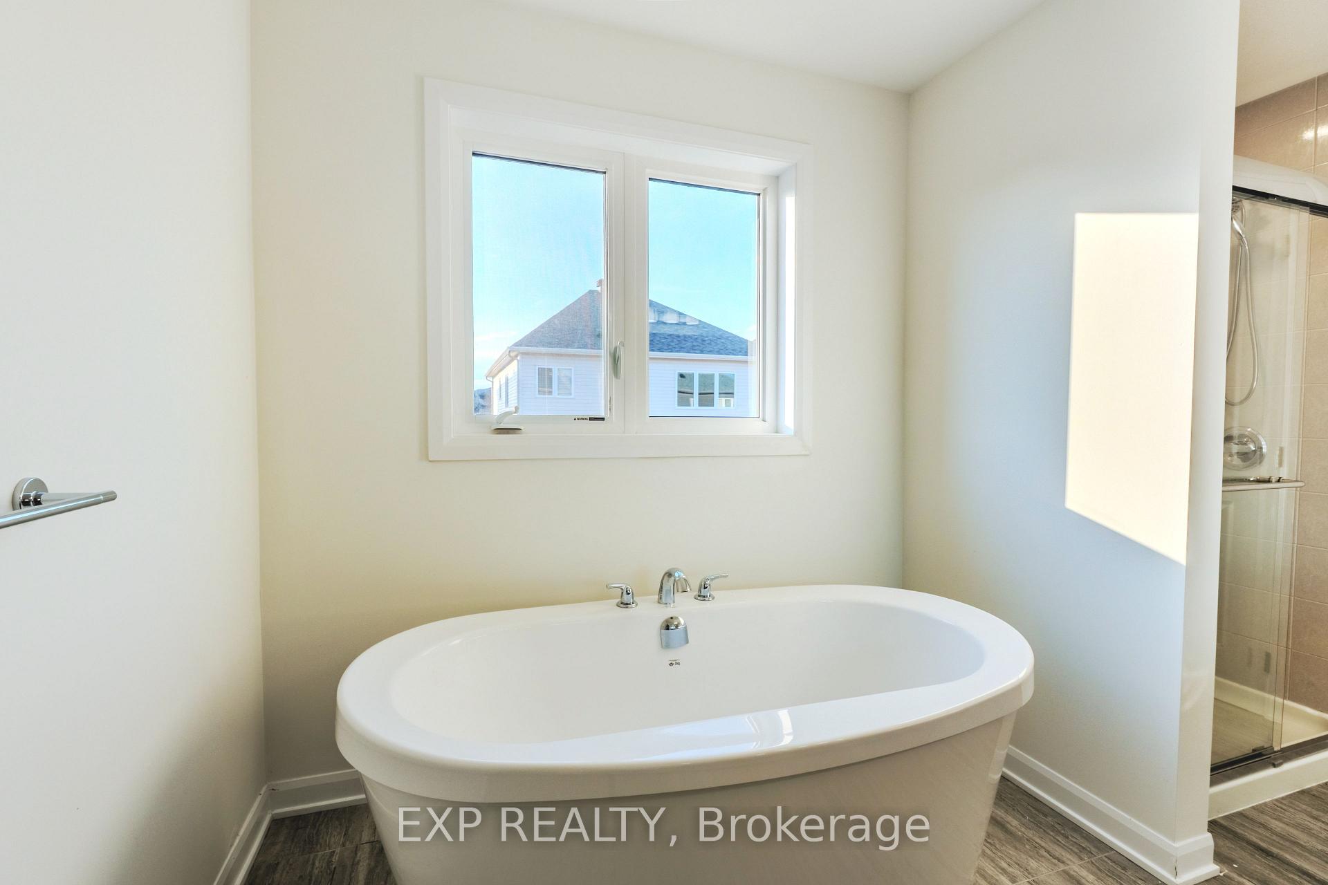 Photo 37 of 818 Cappamore Drive, Ottawa, Barrhaven - Half Moon Bay — HOMEH