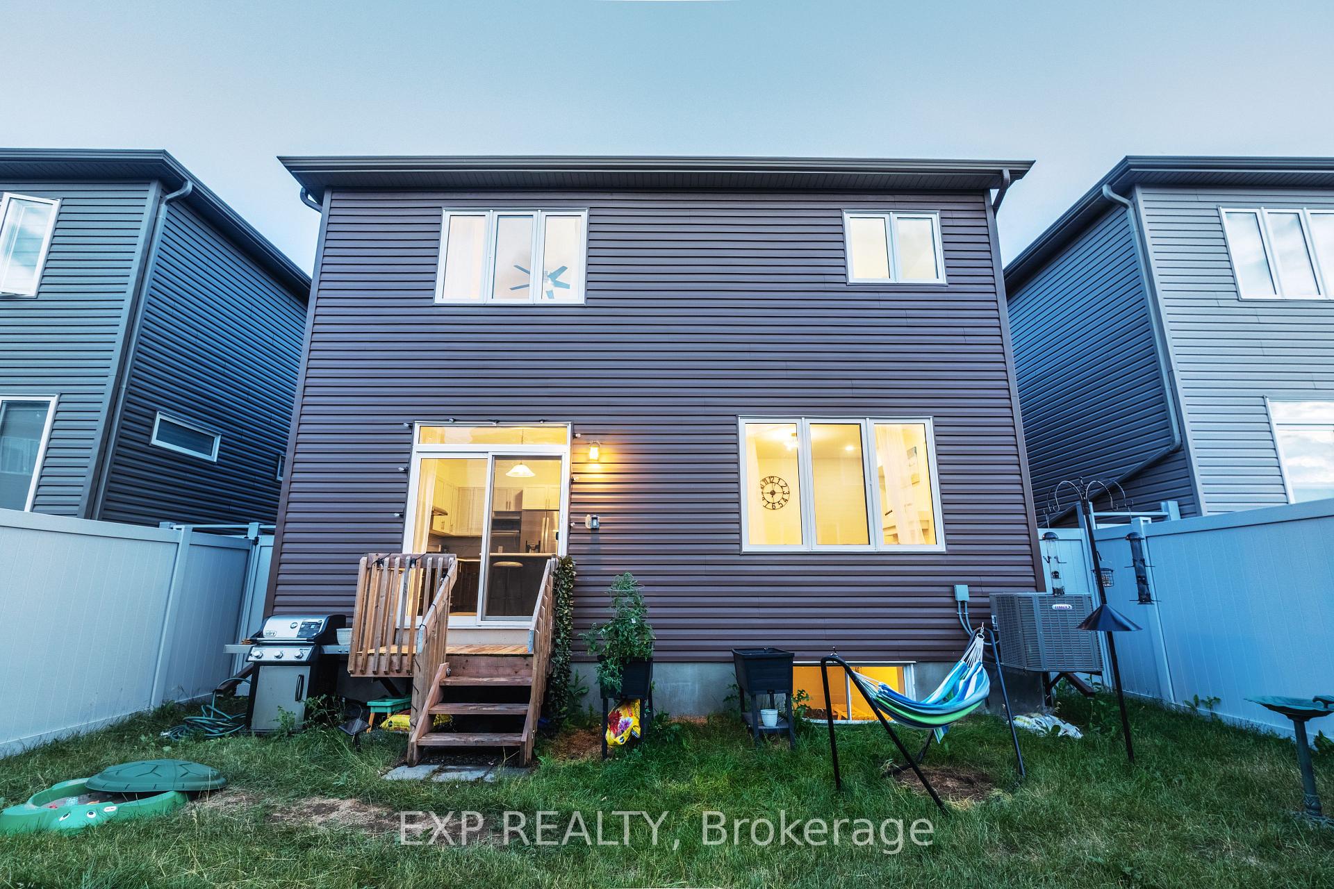 Photo 42 of 818 Cappamore Drive, Ottawa, Barrhaven - Half Moon Bay — HOMEH