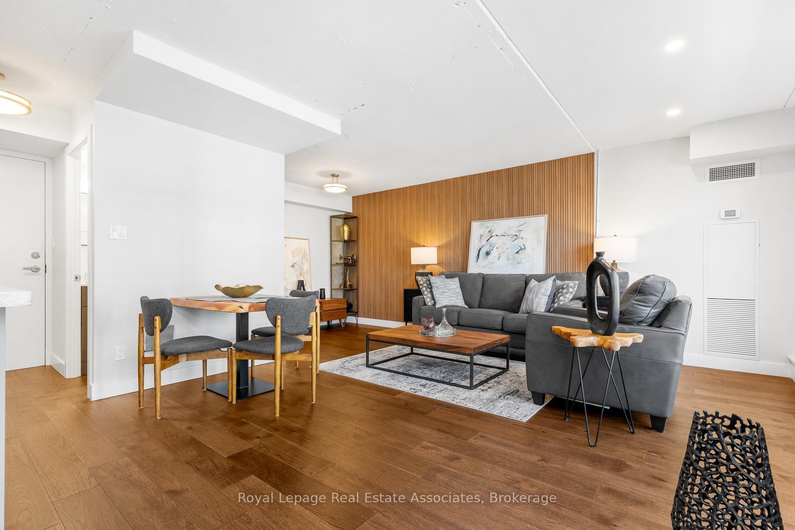 Photo 4 of Unit 826, 1029 King Street W, Toronto, Niagara — HOMEH