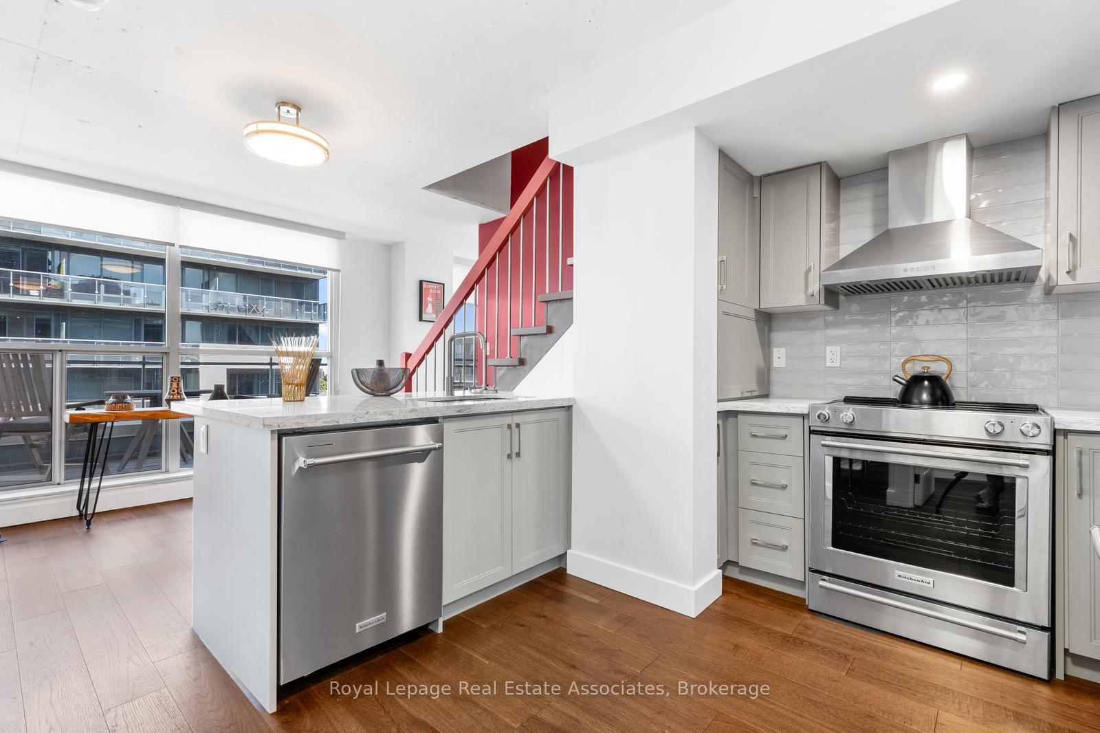 Photo 10 of Unit 826, 1029 King Street W, Toronto, Niagara — HOMEH