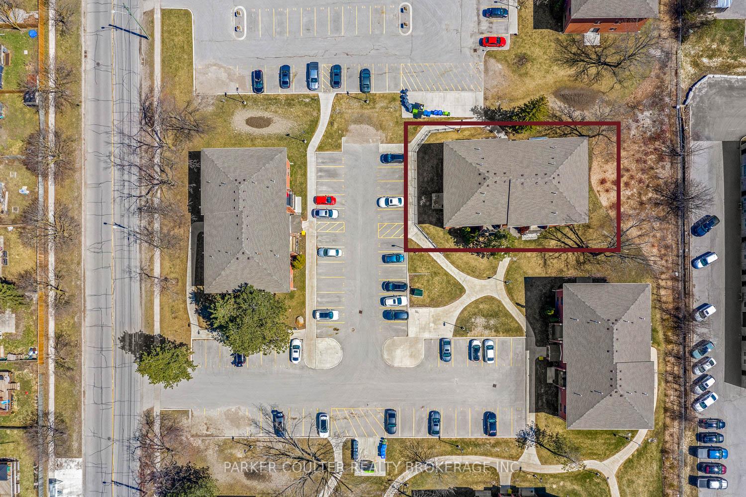 Photo 4 of Unit E5, 167 Edgehill Drive, Barrie, Letitia Heights — HOMEH