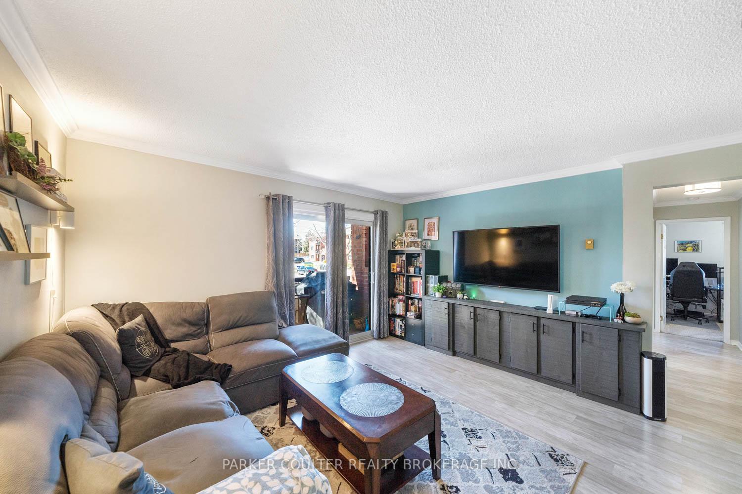 Photo 7 of Unit E5, 167 Edgehill Drive, Barrie, Letitia Heights — HOMEH