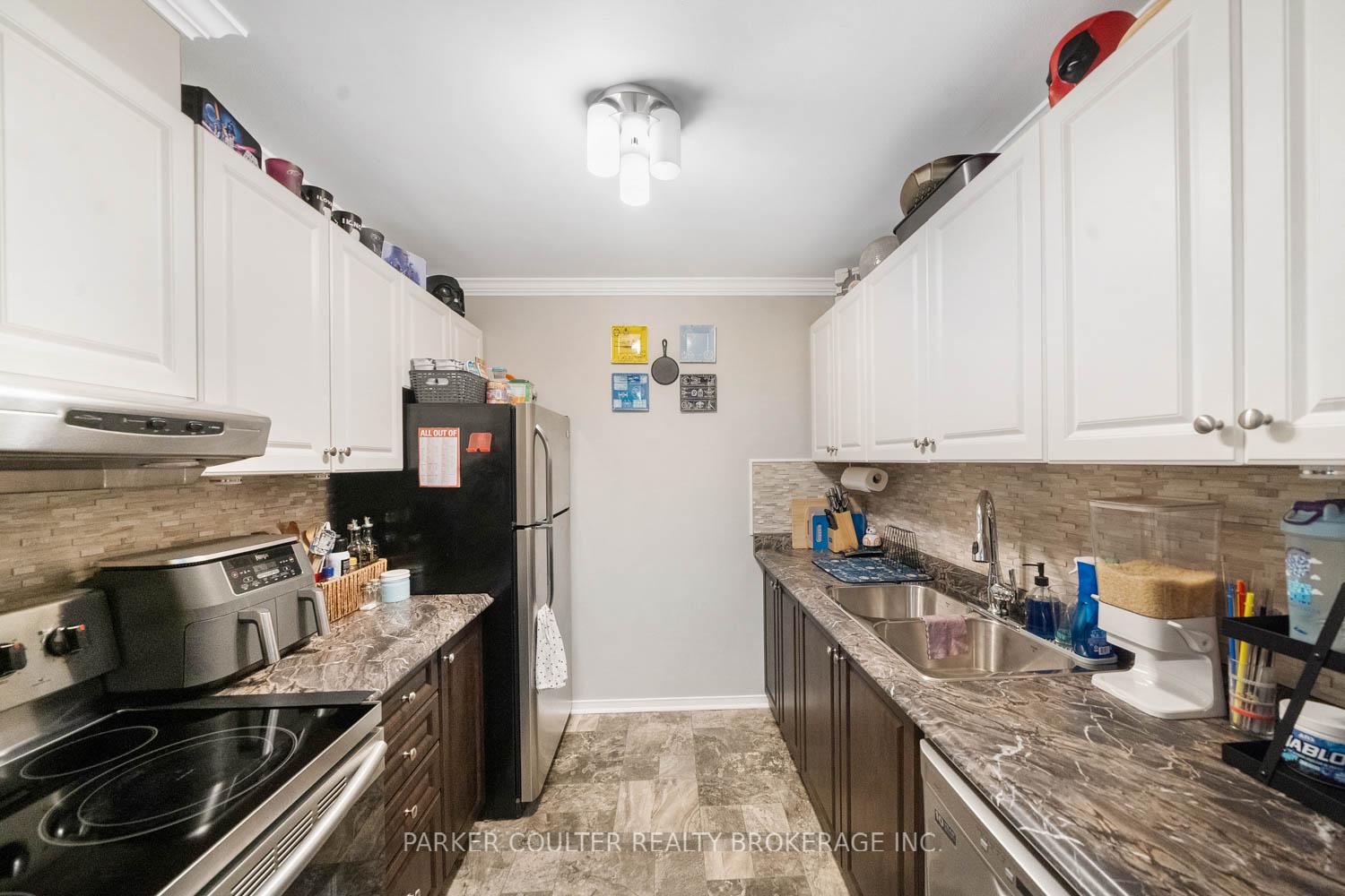 Photo 10 of Unit E5, 167 Edgehill Drive, Barrie, Letitia Heights — HOMEH