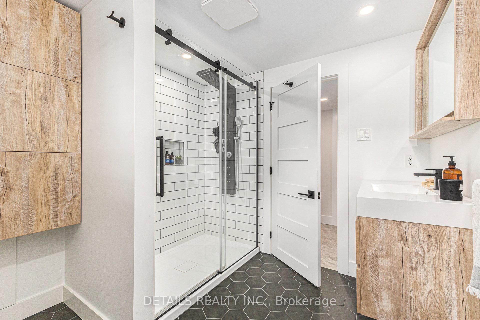 Photo 22 of 1575 Maxime Street, Ottawa, Pineview — HOMEH