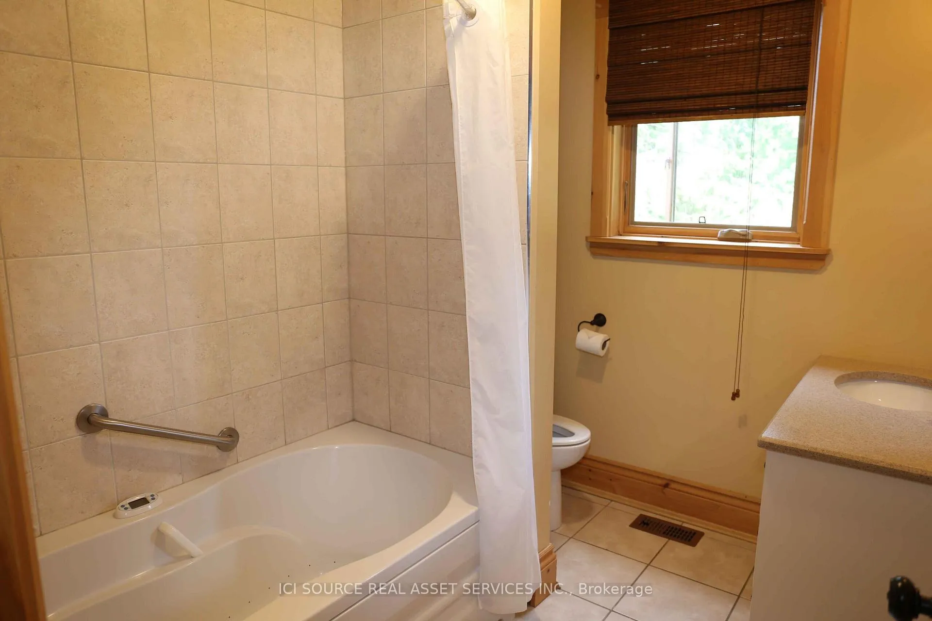 Photo 10 of Unit B, 1016 Twin Pine Lane, Frontenac, Frontenac North — HOMEH