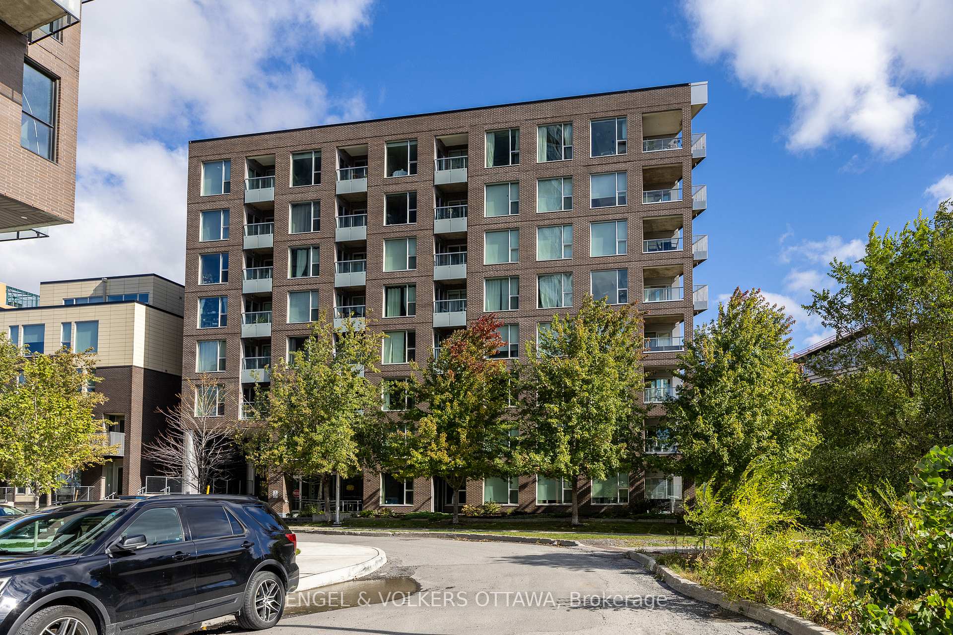 Front of Unit 802, 300C Lett Street