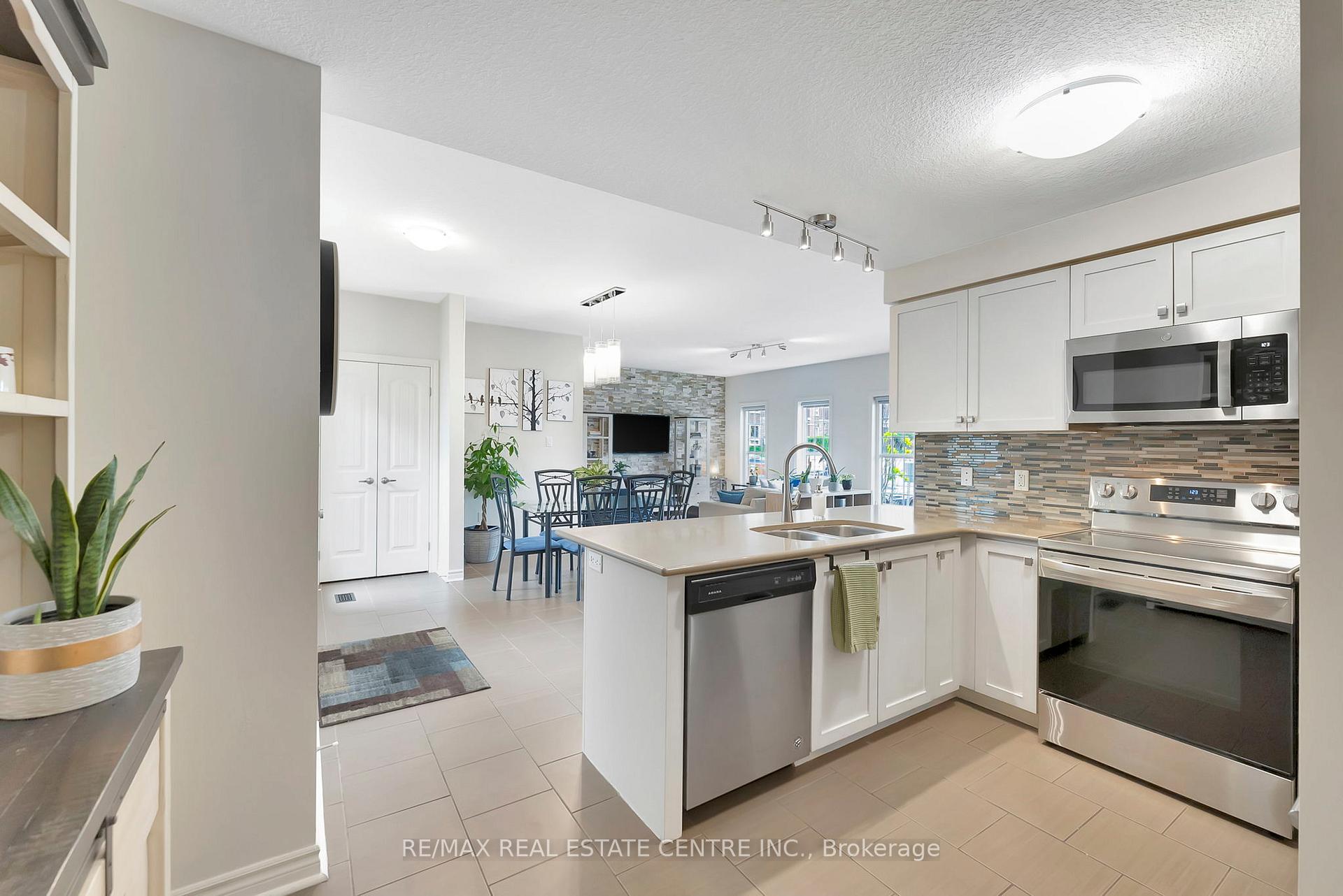 Photo 24 of Unit 13, 101 Frederick Drive, Guelph, Pineridge/Westminster Woods — HOMEH