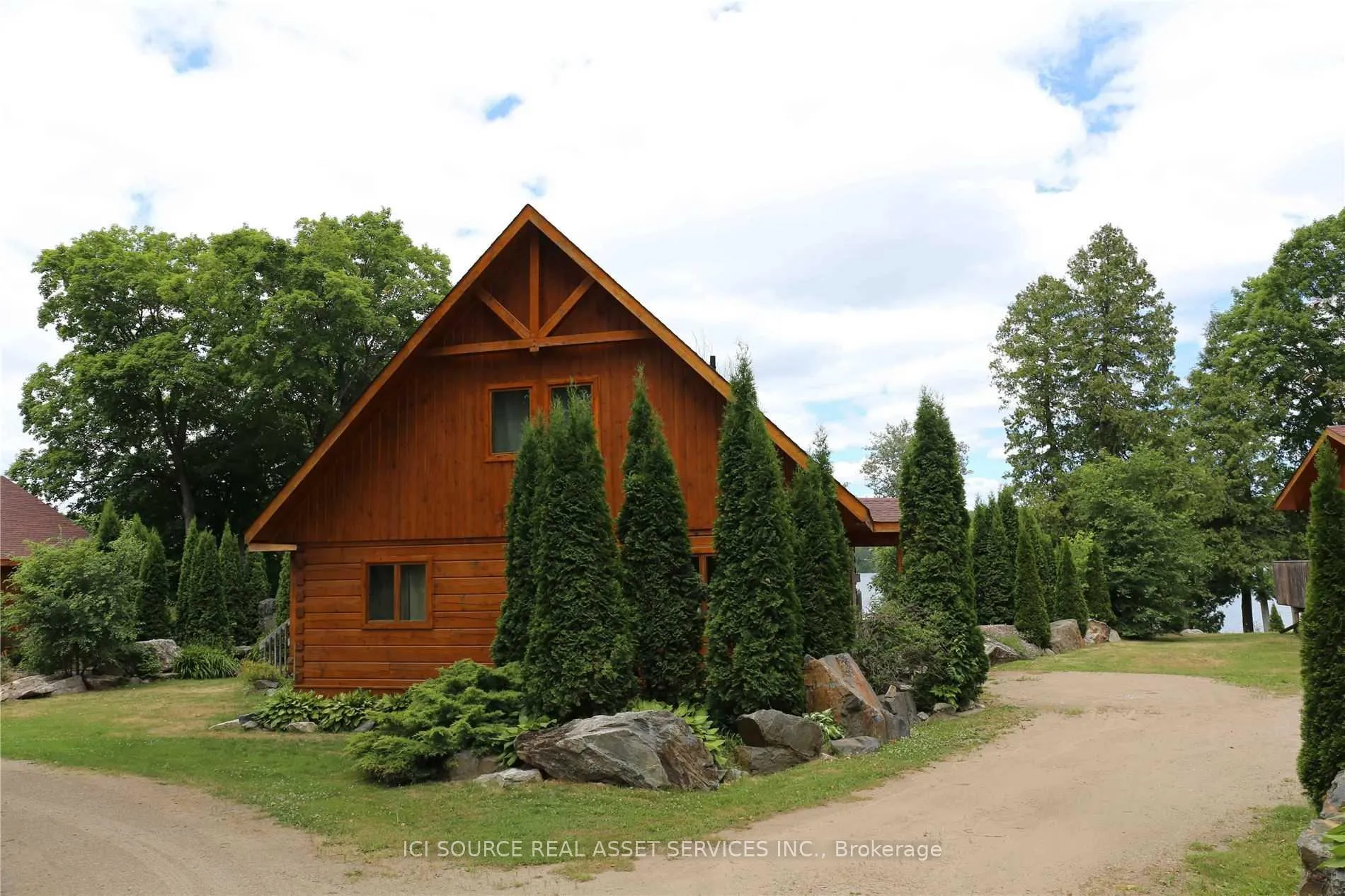 Photo 4 of Unit A, 1016 Twin Pine Lane, Frontenac, Frontenac North — HOMEH