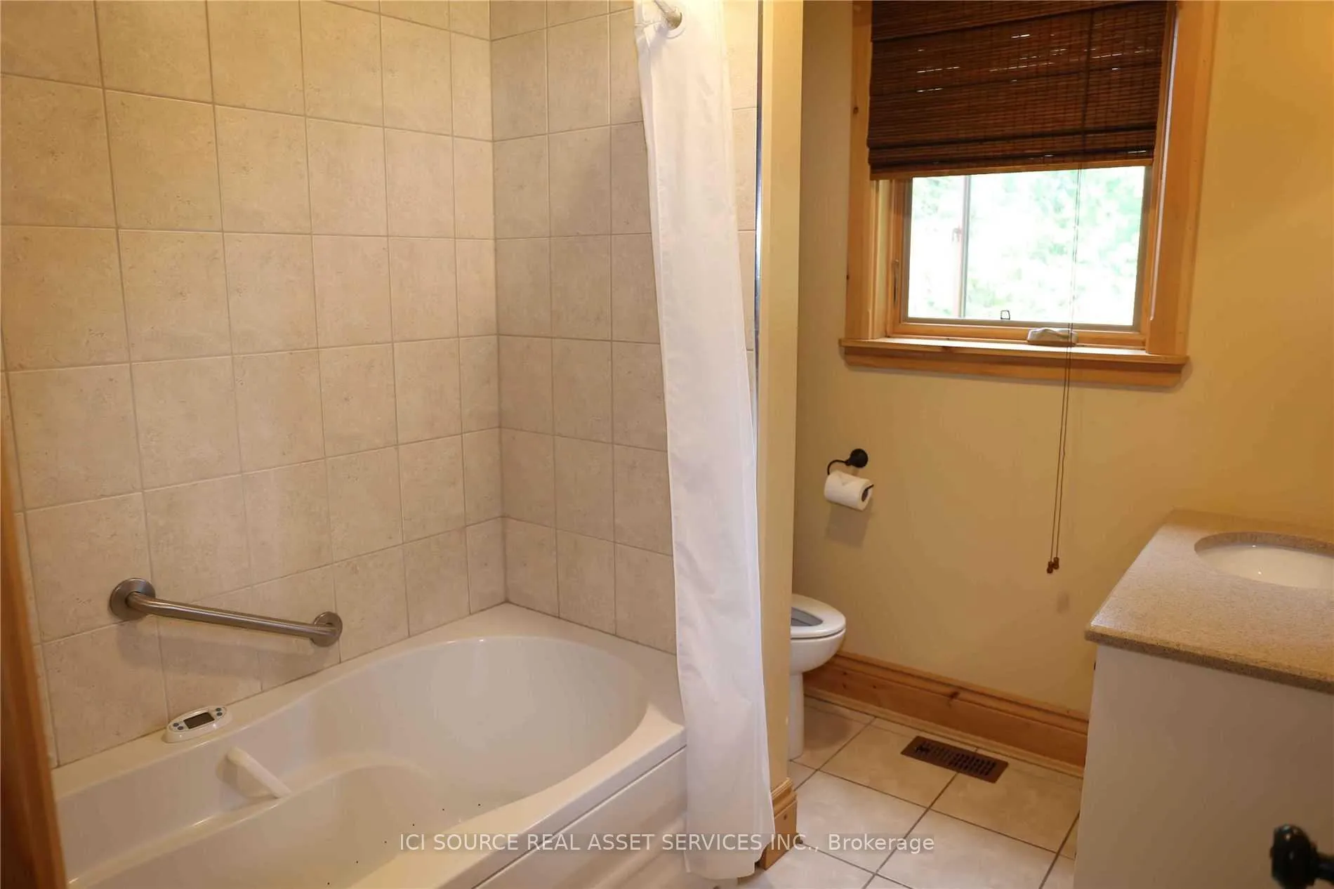 Photo 16 of Unit A, 1016 Twin Pine Lane, Frontenac, Frontenac North — HOMEH