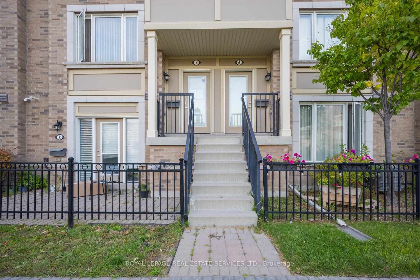 Photo 2 of Unit 7, 3185 Boxford Crescent, Mississauga, Churchill Meadows — HOMEH