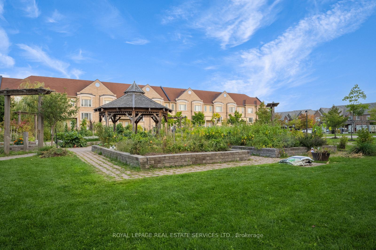 Photo 6 of Unit 7, 3185 Boxford Crescent, Mississauga, Churchill Meadows — HOMEH