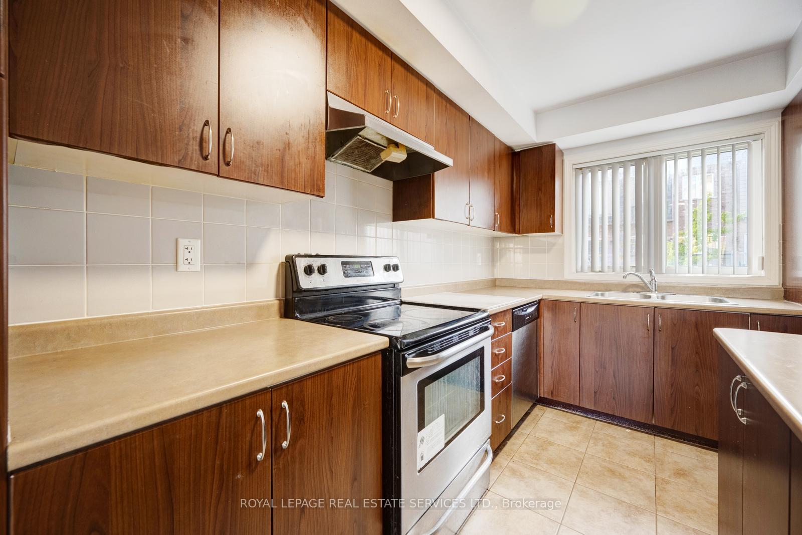 Photo 15 of Unit 7, 3185 Boxford Crescent, Mississauga, Churchill Meadows — HOMEH