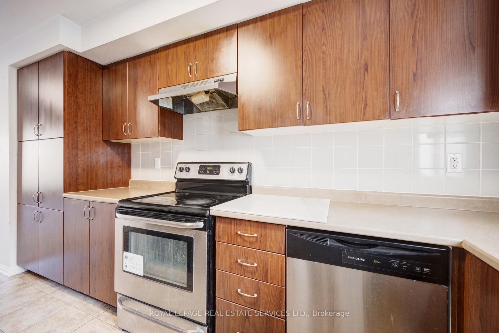 Photo 16 of Unit 7, 3185 Boxford Crescent, Mississauga, Churchill Meadows — HOMEH